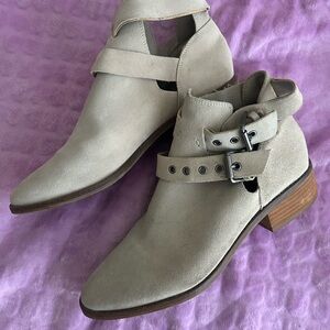 Dolce Vita Light Tan Ankle Booties
